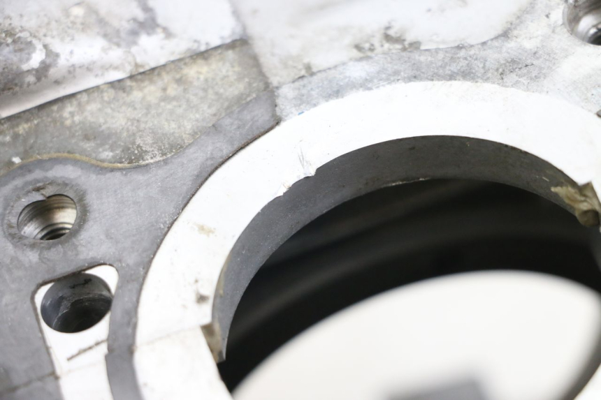 photo de CARTER MOTORE INFERIORE HYOSUNG GV AQUILA 125 (2000 - 2004)