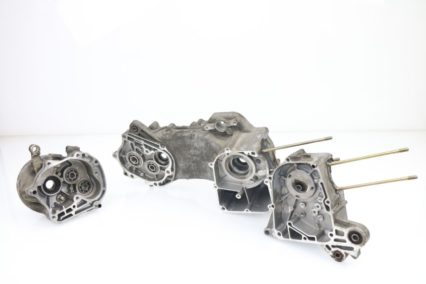 photo de CARTER MOTORE INFERIORE BAOTIAN BT 49 QT-9 50 (2006 - 2010)