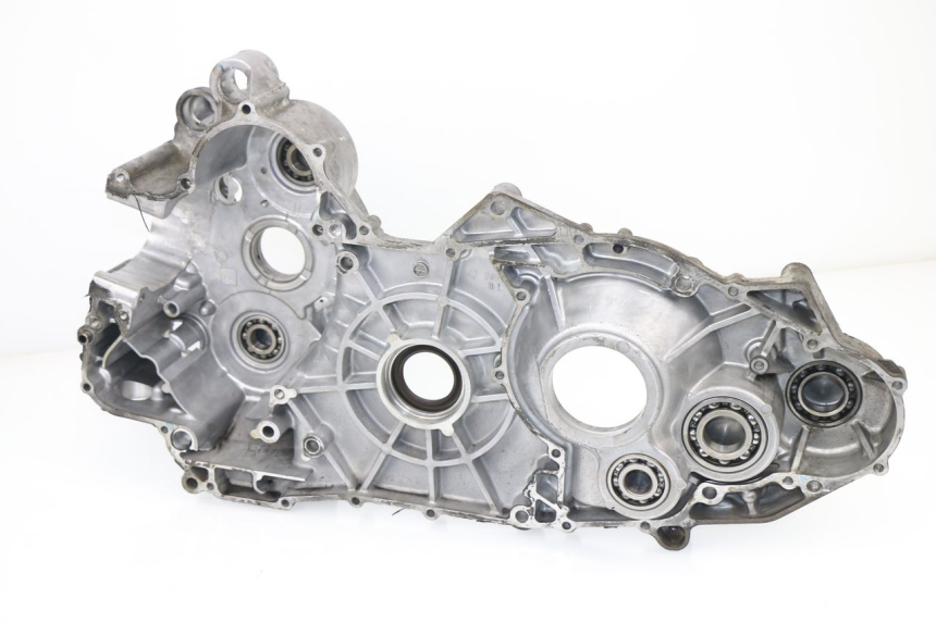 photo de CARTER MOTORE INFERIORE SUZUKI BURGMAN EXECUTIVE ABS 650 (2006 - 2012)