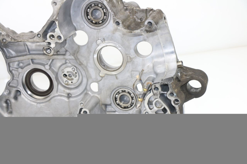 photo de CARTER MOTORE INFERIORE SUZUKI BURGMAN EXECUTIVE ABS 650 (2006 - 2012)