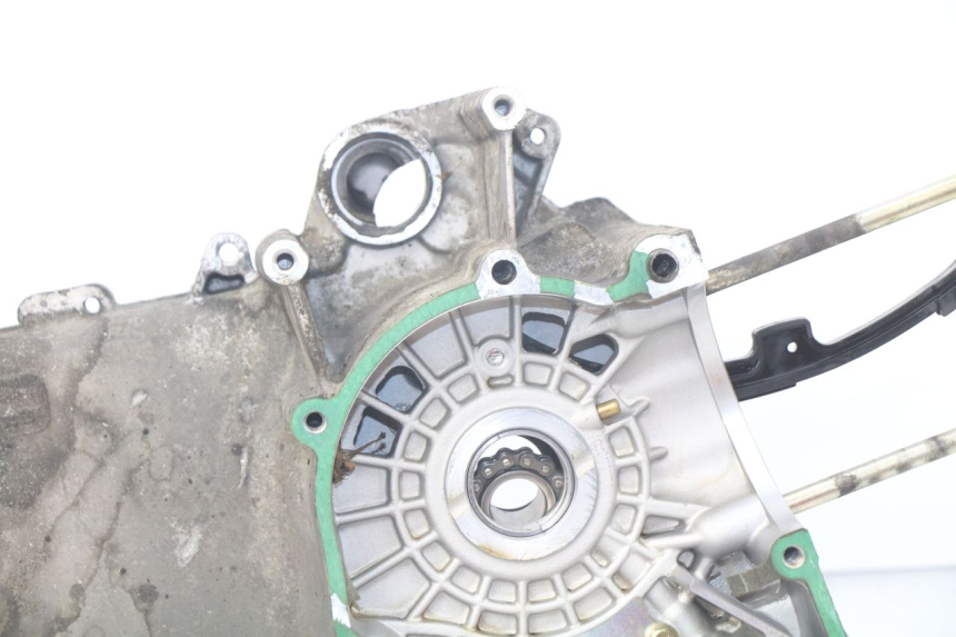 photo de CARTER MOTORE INFERIORE PIAGGIO FLY 125 (2005 - 2012)