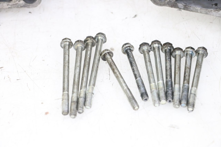 photo de CARTER MOTORE HYOSUNG GF 125 (2001 - 2005) - Angolazione alternativa