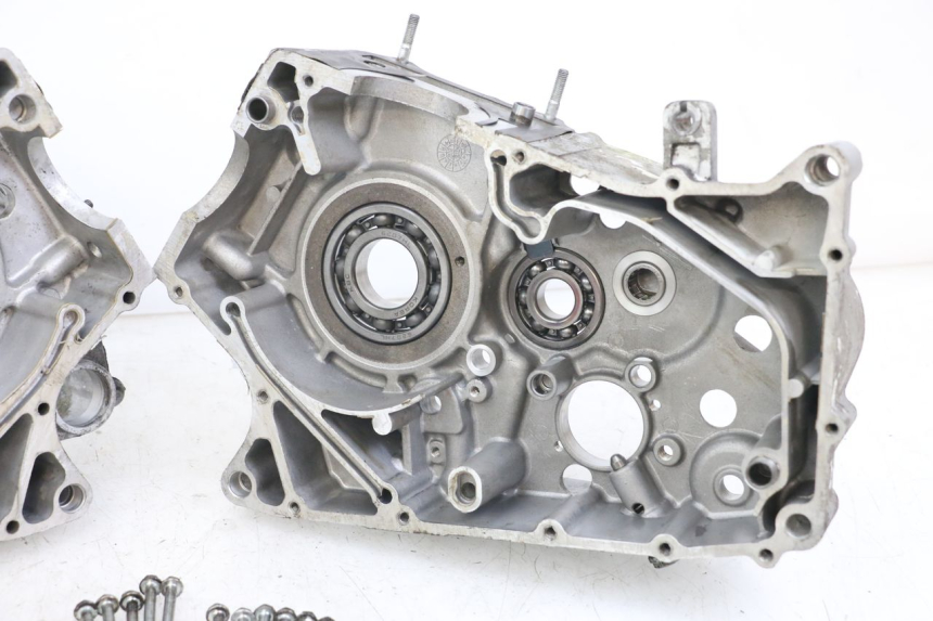 photo de CARTER MOTORE INFERIORE HYOSUNG GV AQUILA 125 (2000 - 2004)