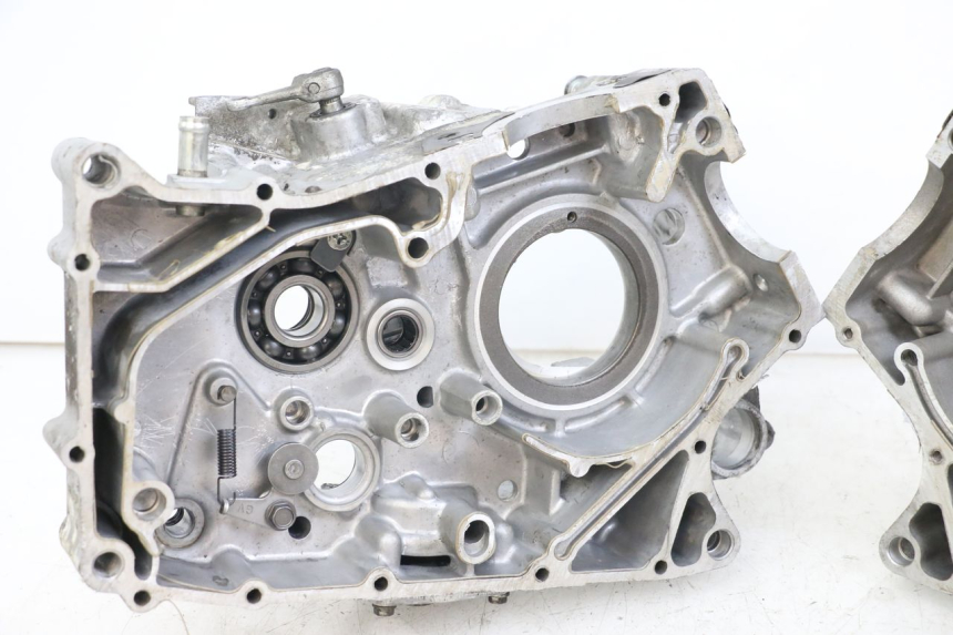 photo de CARTER MOTORE INFERIORE HYOSUNG GV AQUILA 125 (2000 - 2004)