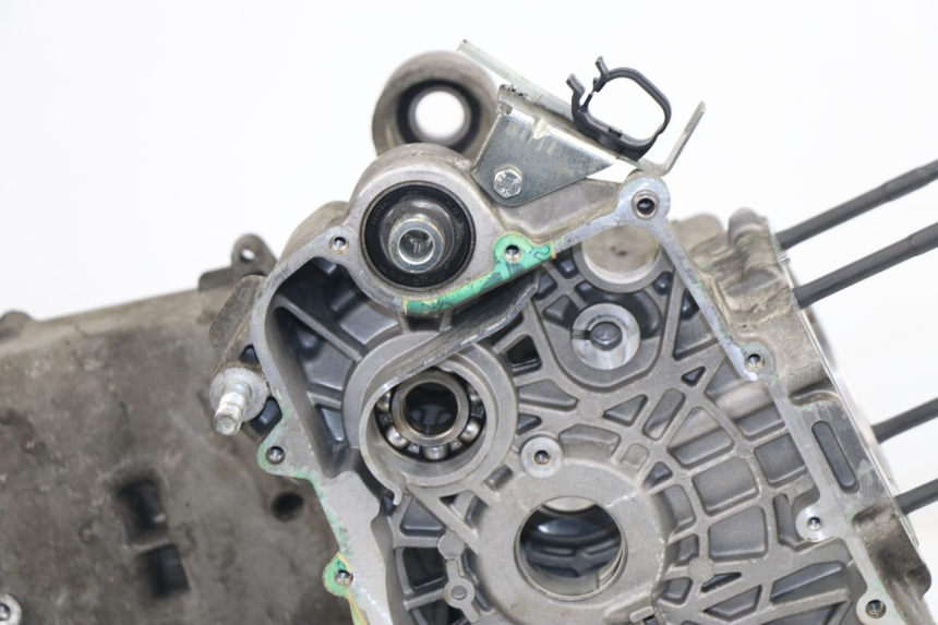 photo de CARTER MOTORE INFERIORE PIAGGIO X8 400 (2006 - 2007)