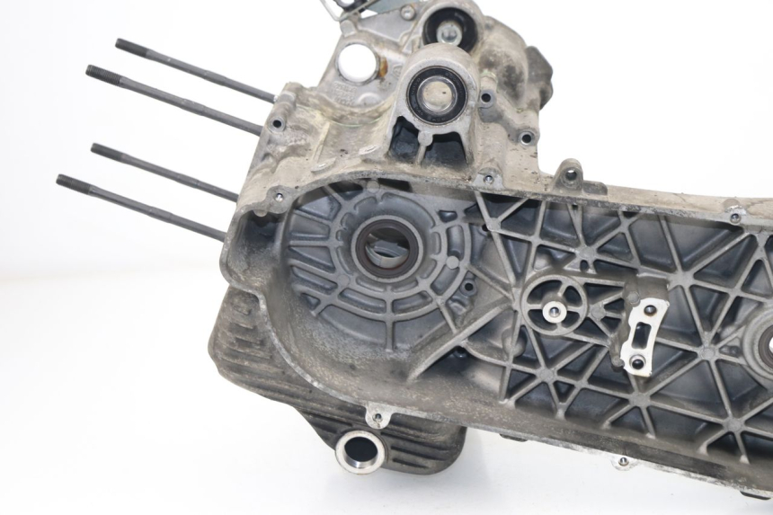 photo de CARTER MOTORE INFERIORE PIAGGIO X8 400 (2006 - 2007)