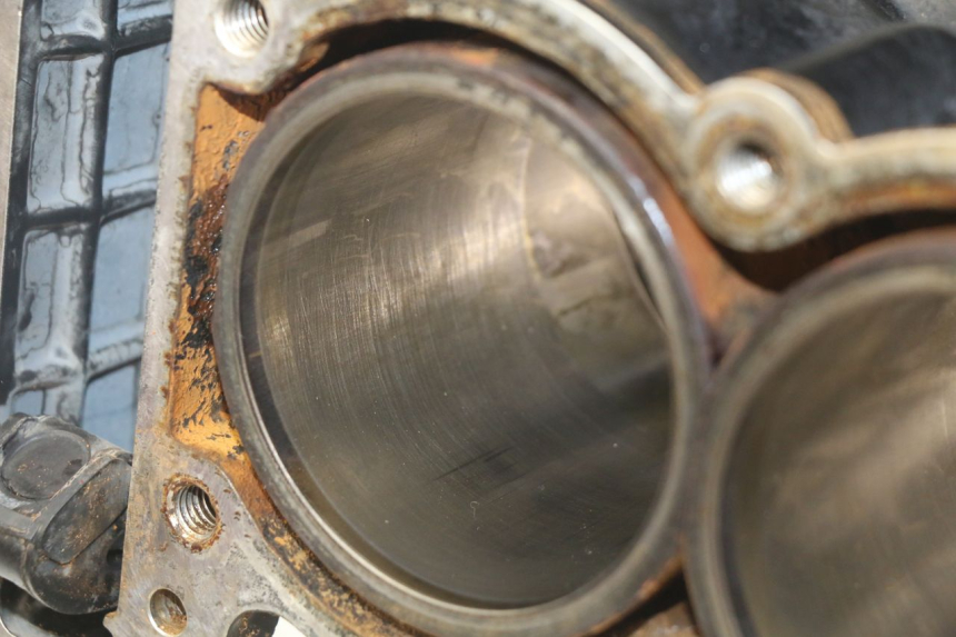 photo de CARTER BAS MOTORE TRIUMPH SPRINT ST 955 (1999 - 2001)