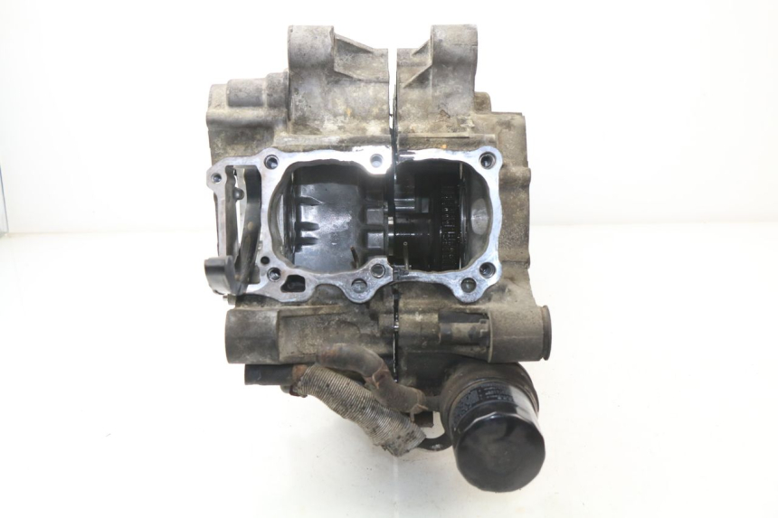 photo de CARTER MOTORE INFERIORE SUZUKI BURGMAN 650 (2002 - 2004)