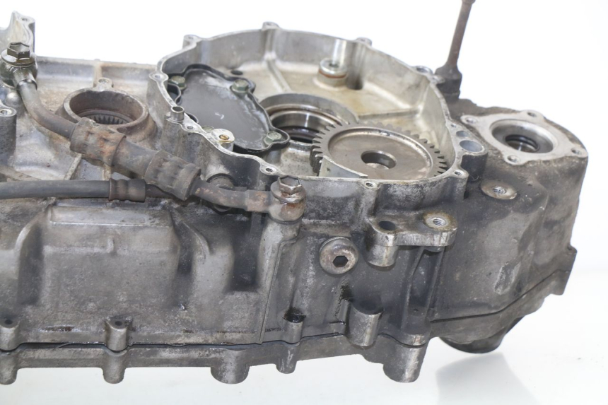 photo de CARTER MOTORE INFERIORE SUZUKI BURGMAN 650 (2002 - 2004)