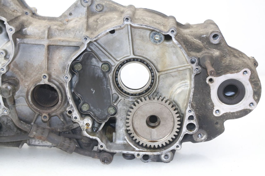 photo de CARTER MOTORE INFERIORE SUZUKI BURGMAN 650 (2002 - 2004)