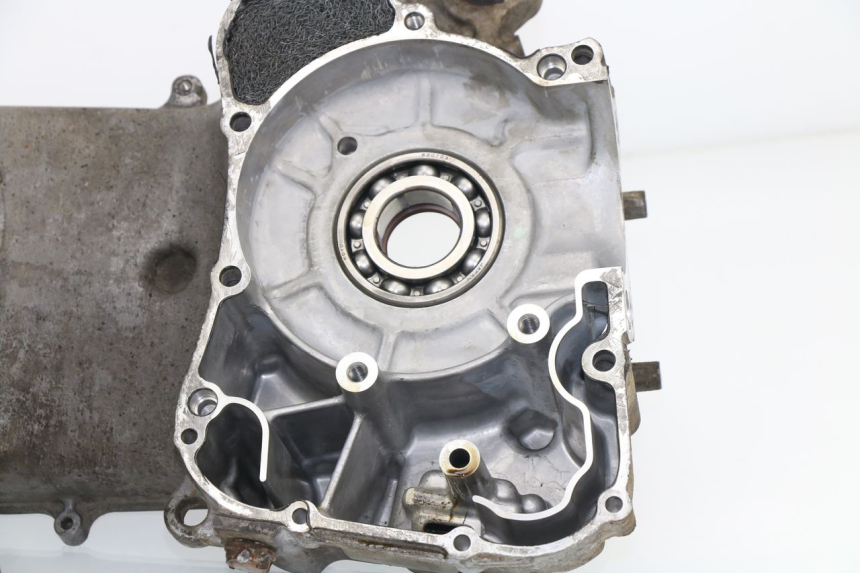 photo de CARTER MOTORE INFERIORE SUZUKI BURGMAN 125 (2007 - 2014)