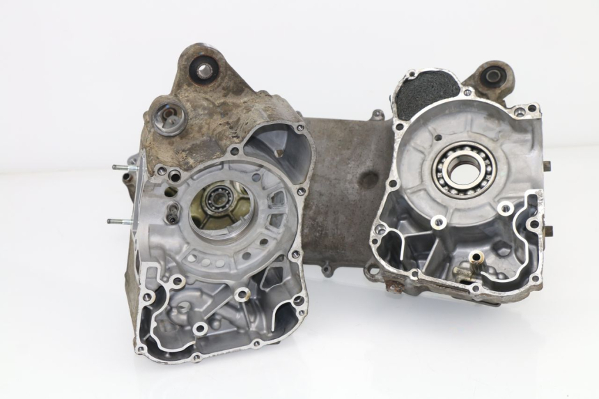 photo de CARTER MOTORE INFERIORE SUZUKI BURGMAN 125 (2007 - 2014)