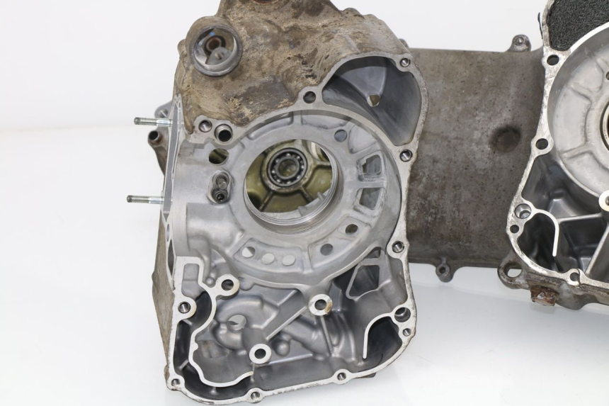 photo de CARTER MOTORE INFERIORE SUZUKI BURGMAN 125 (2007 - 2014)