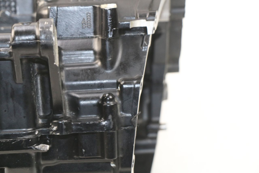 photo de CARTER MOTORE INFERIORE SUZUKI GSR 600 (2005 - 2012)