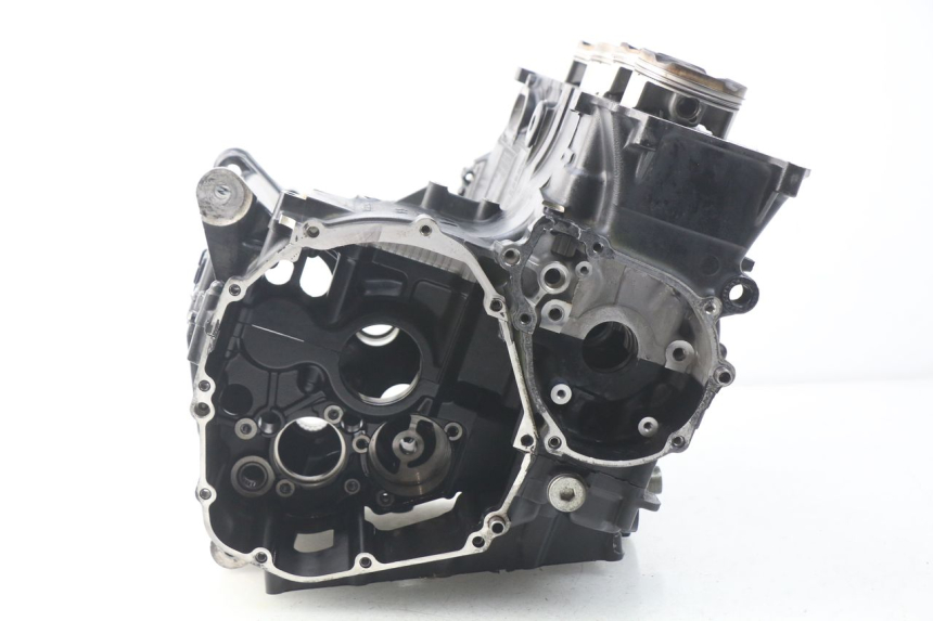 photo de CARTER MOTORE INFERIORE SUZUKI GSR 600 (2005 - 2012)
