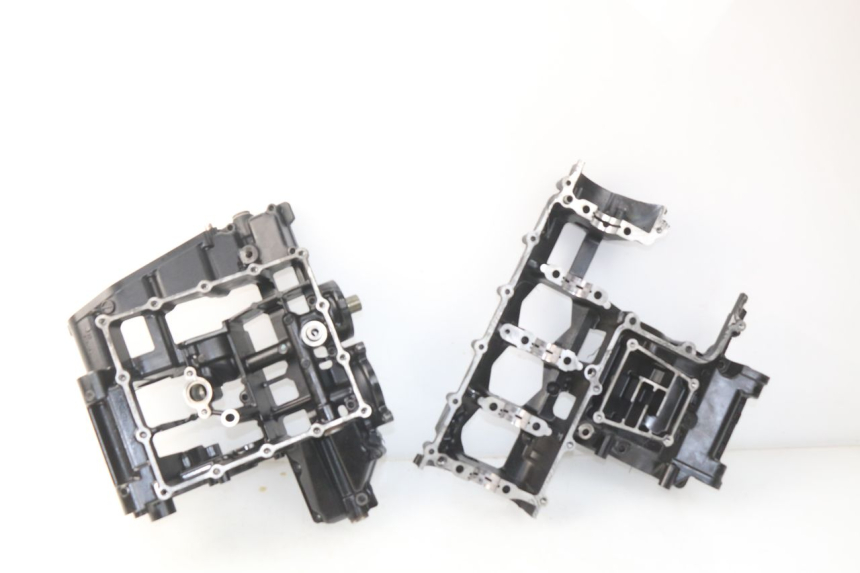photo de CARTER MOTORE INFERIORE SUZUKI GSR 600 (2005 - 2012)