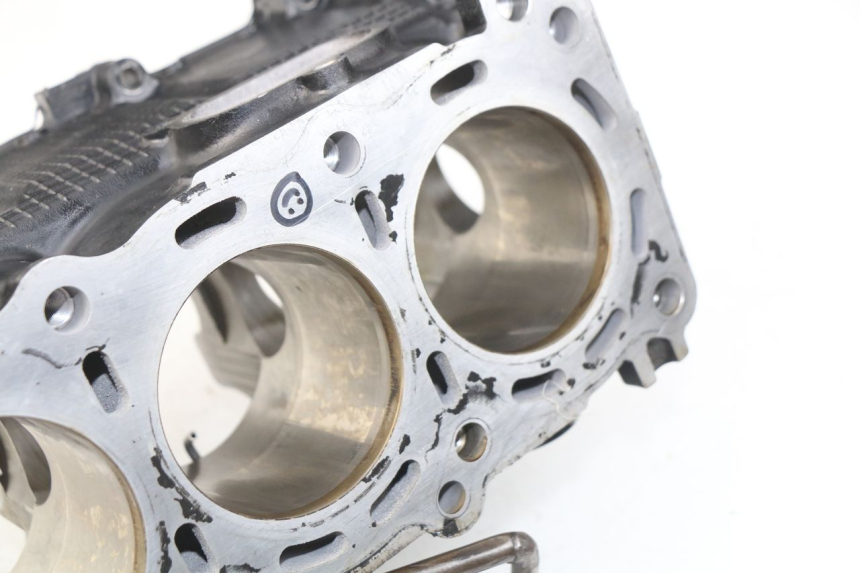 photo de CARTER MOTORE INFERIORE SUZUKI GSR 600 (2005 - 2012)