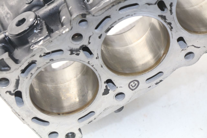 photo de CARTER MOTORE INFERIORE SUZUKI GSR 600 (2005 - 2012)