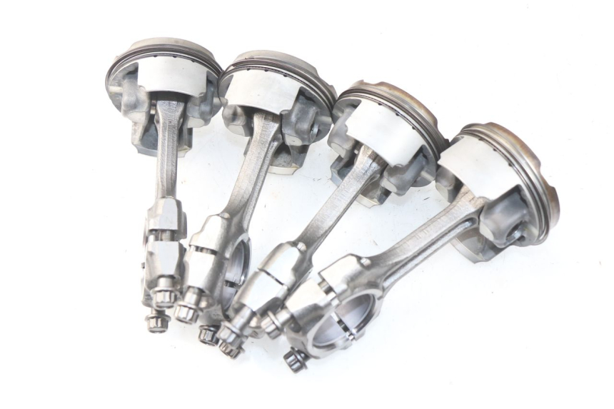 photo de CARTER MOTORE INFERIORE SUZUKI GSR 600 (2005 - 2012)