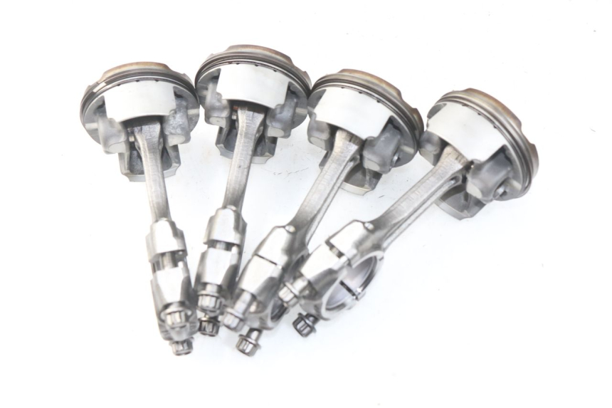photo de CARTER MOTORE INFERIORE SUZUKI GSR 600 (2005 - 2012)