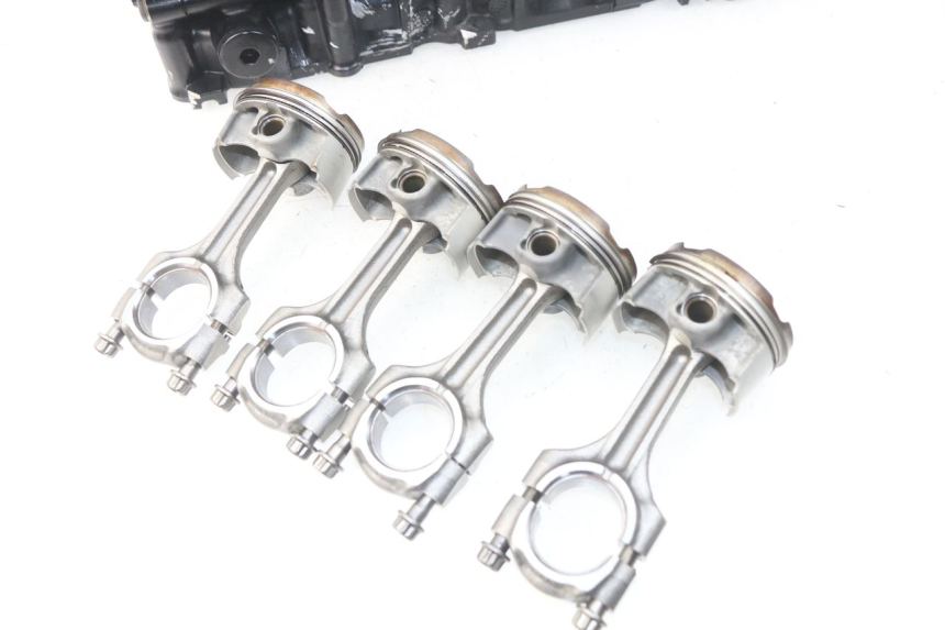 photo de CARTER MOTORE INFERIORE SUZUKI GSR 600 (2005 - 2012)