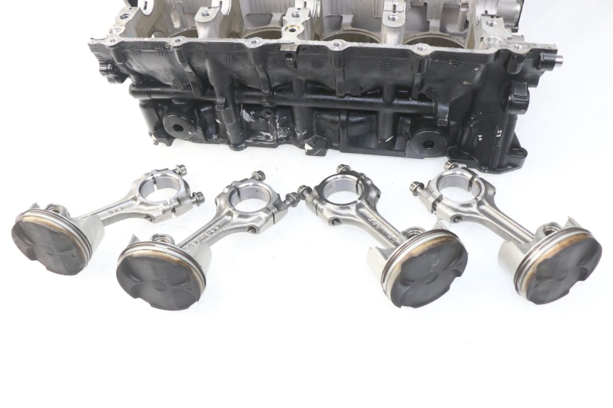 photo de CARTER MOTORE INFERIORE SUZUKI GSR 600 (2005 - 2012)