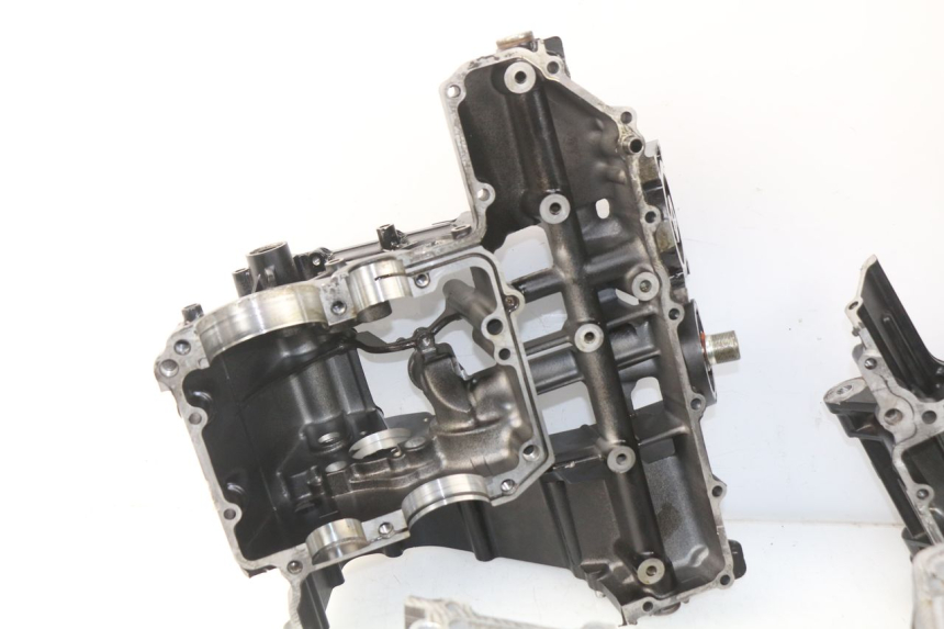 photo de CARTER MOTORE INFERIORE SUZUKI GSR 600 (2005 - 2012)