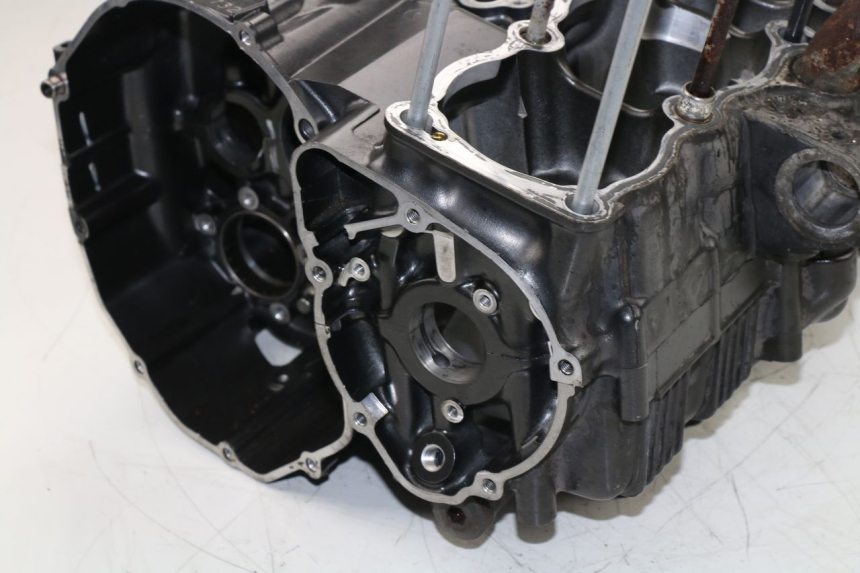 photo de CARTER MOTORE INFERIORE SUZUKI GSX  INAZUMA 750 (1998 - 2003)