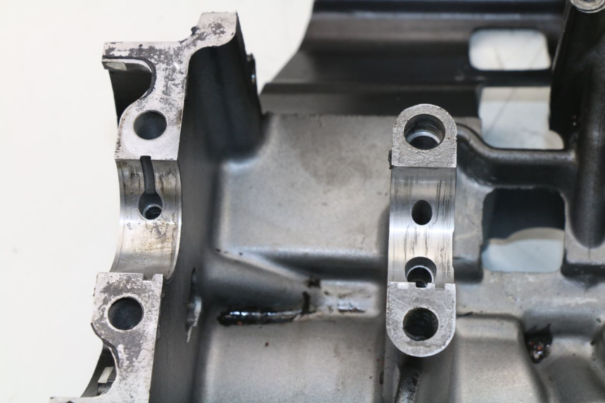 photo de CARTER MOTORE INFERIORE SUZUKI GSX  INAZUMA 750 (1998 - 2003)