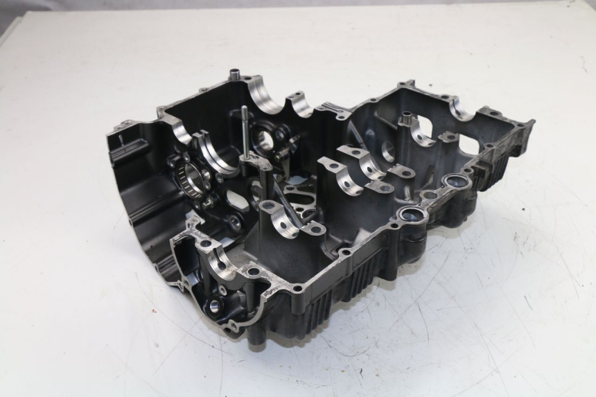 photo de CARTER MOTORE INFERIORE SUZUKI GSX  INAZUMA 750 (1998 - 2003)