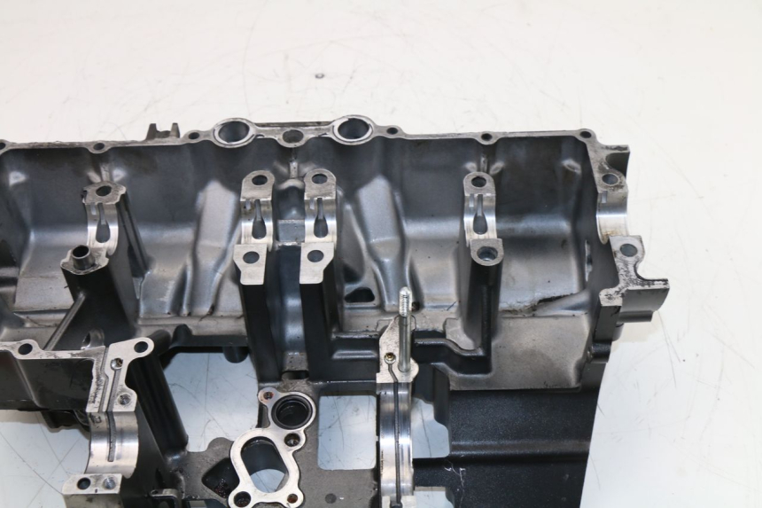 photo de CARTER MOTORE INFERIORE SUZUKI GSX  INAZUMA 750 (1998 - 2003)