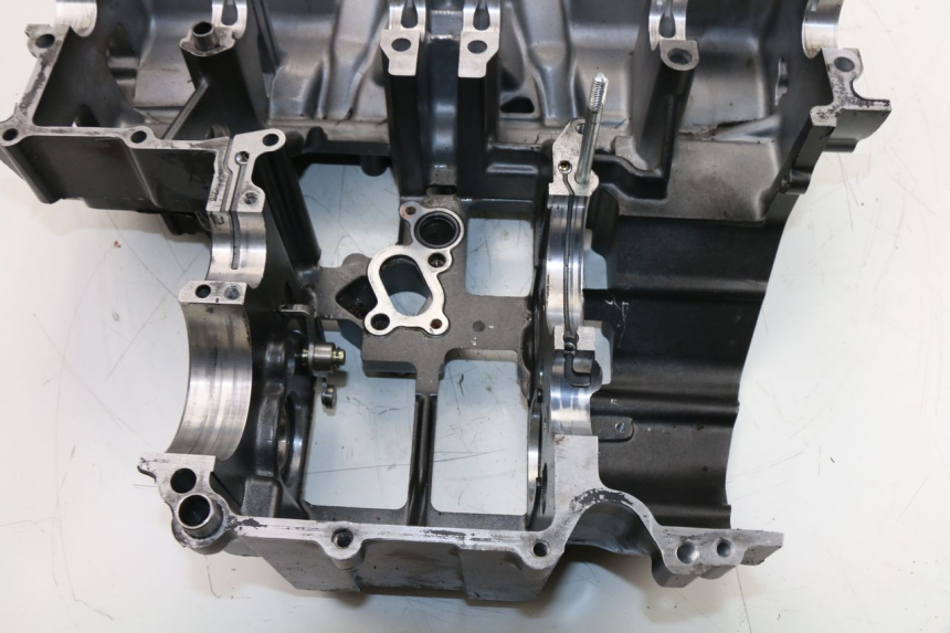photo de CARTER MOTORE INFERIORE SUZUKI GSX  INAZUMA 750 (1998 - 2003)