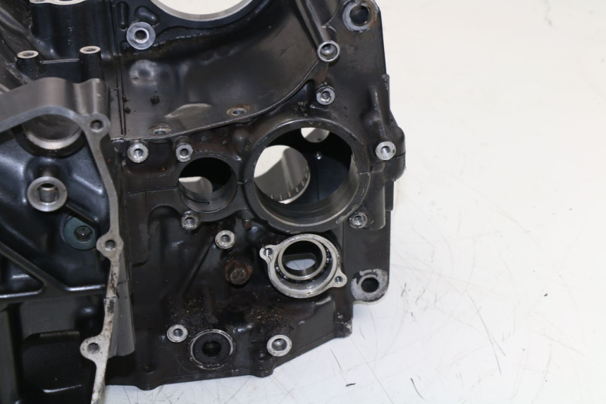 photo de CARTER MOTORE INFERIORE SUZUKI GSX  INAZUMA 750 (1998 - 2003)