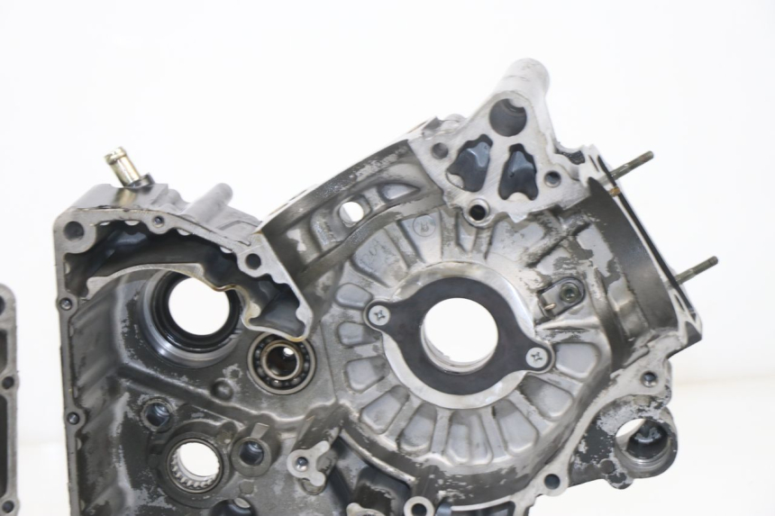 photo de CARTER MOTORE INFERIORE SUZUKI SV S 650 (1999 - 2002)