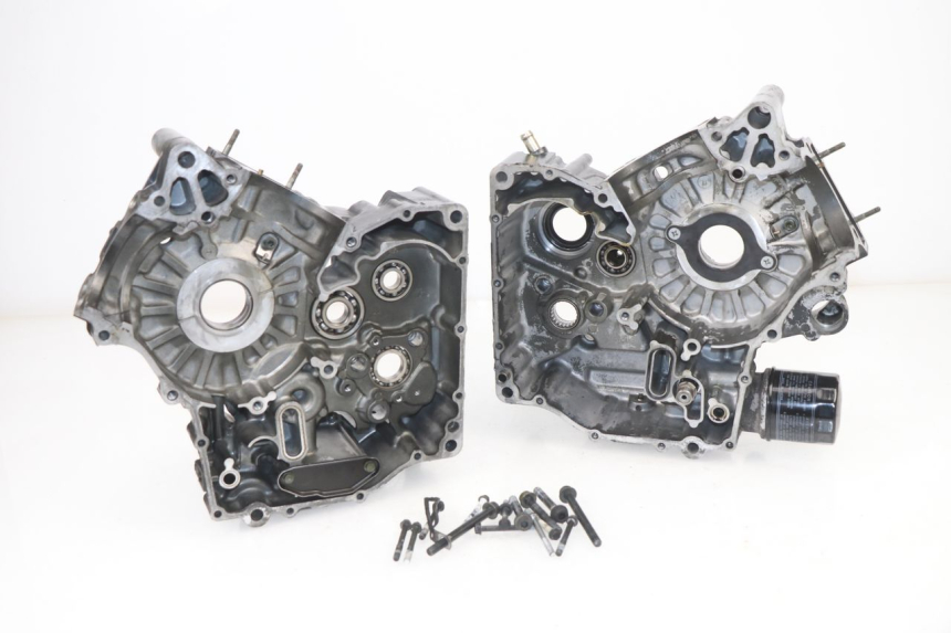 photo de CARTER MOTORE INFERIORE SUZUKI SV S 650 (1999 - 2002)