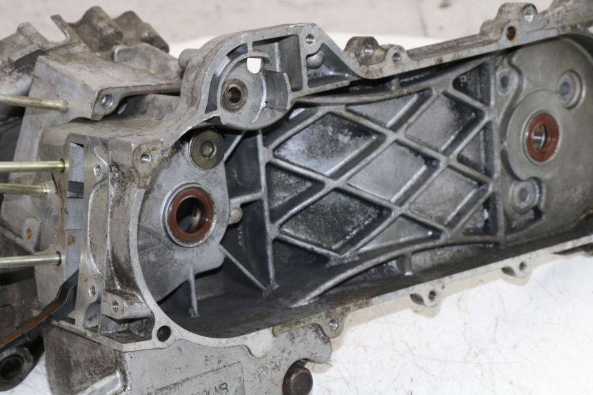 photo de CARTER MOTORE INFERIORE SYM ORBIT 50 (2008 - 2010)