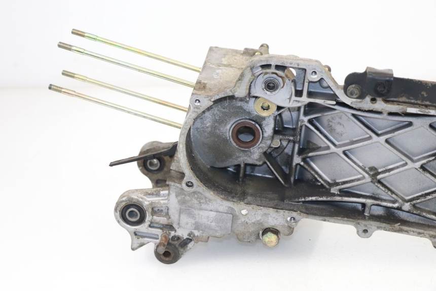photo de CARTER MOTORE INFERIORE SYM SYMPLY 4T 50 (2012 - 2015)
