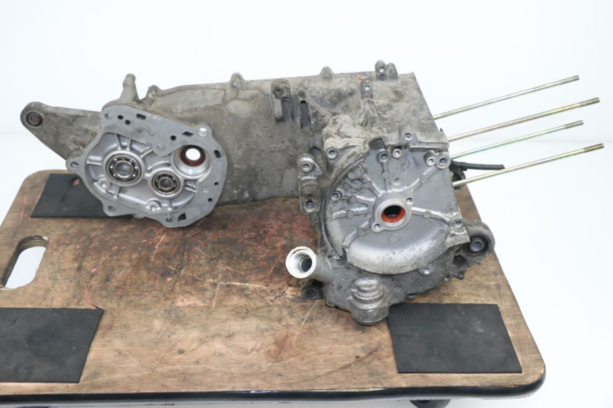 photo de CARTER MOTORE INFERIORE SYM TONIK 50 (2011 - 2014)