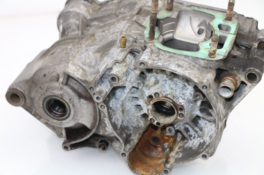 photo de CARTER MOTORE INFERIORE APRILIA TUONO 125 (2003 - 2005) - Primo piano tecnico