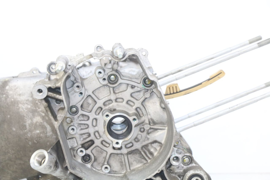 photo de CARTER BAS MOTORE PIAGGIO VESPA GTS IGET ABS 125 (2017 - 2023)