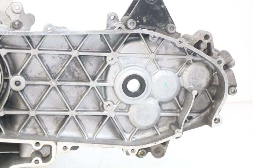 photo de CARTER BAS MOTORE PIAGGIO VESPA GTS IGET ABS 125 (2017 - 2023)