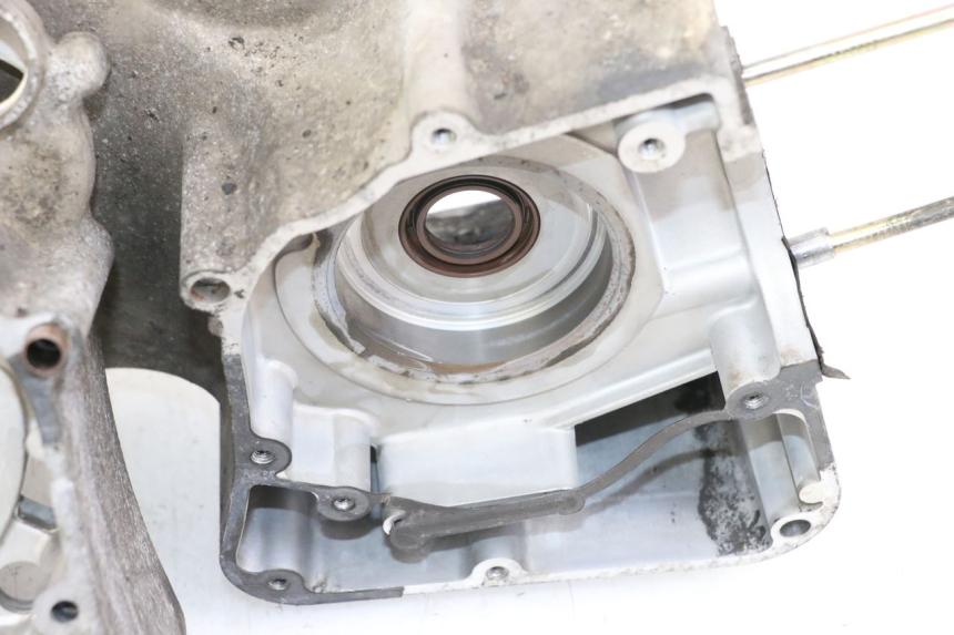 photo de CARTER MOTORE INFERIORE KYMCO XCITING 250 (2006 - 2009)