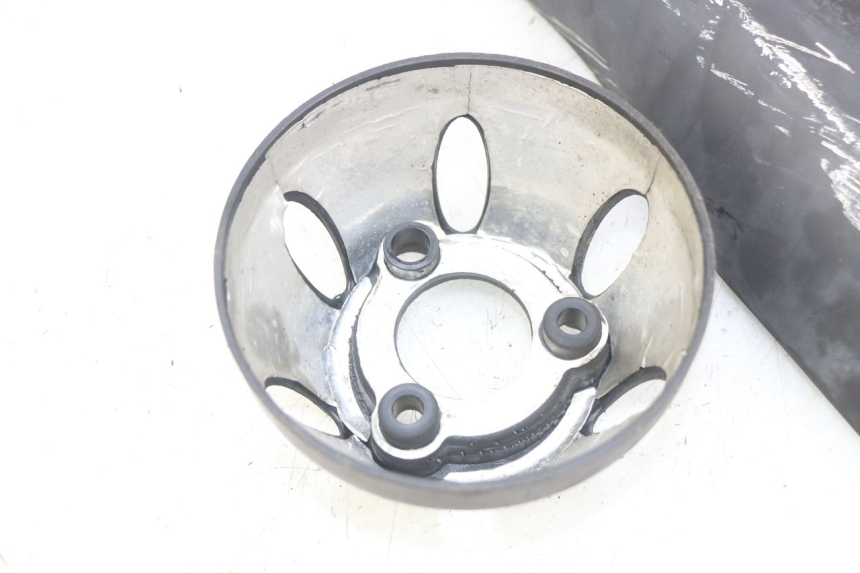 photo de CARTER SCARICO KYMCO AGILITY 16+ 4T 50 (2018 - 2023) - Dettagli dei punti di fissaggio