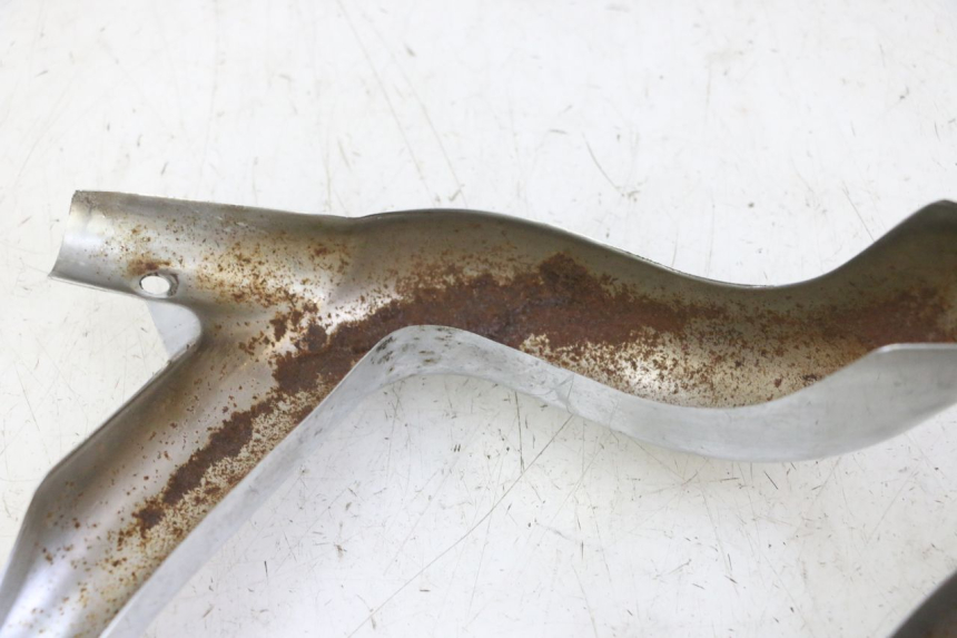 photo de COPERCHIO DI SCARICO HYOSUNG GV AQUILA 125 (2000 - 2004)