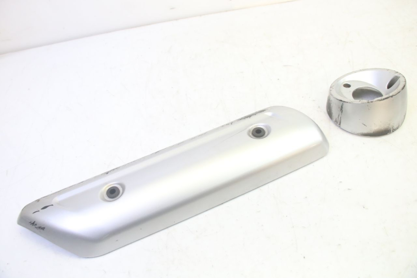 photo de CARTER SCARICO SUZUKI BURGMAN 125 (2007 - 2014) - Dettagli dei punti di fissaggio