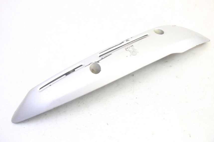 photo de SCARICO COPERCHIO SYM GTS EVO 125 (2009 - 2013) - Dettagli dei punti di fissaggio