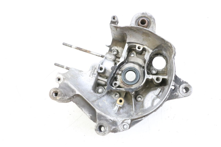 photo de CARTER MOTORE DESTRO MBK BOOSTER SPIRIT 50 (2004 - 2017) - Caratteristiche distintive