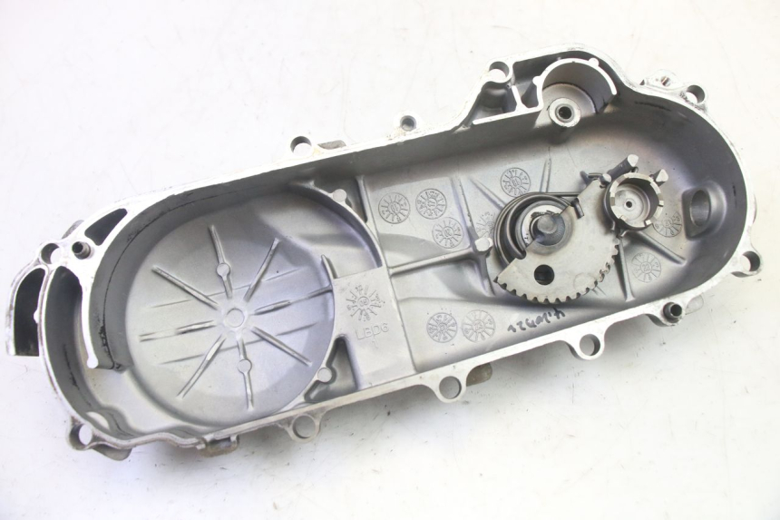 photo de COPERCHIO VARIATORE KYMCO AGILITY 4T 50 (2018 - 2022) - Dettagli dei punti di fissaggio