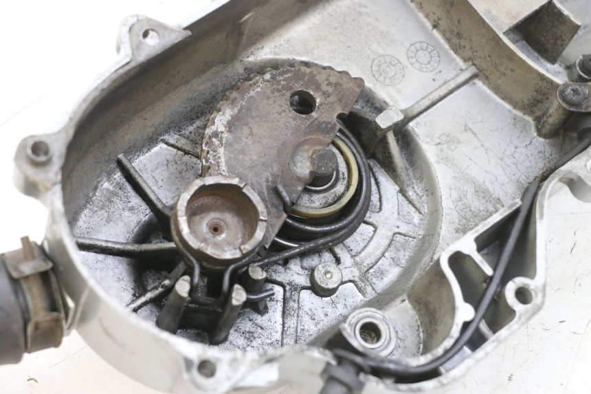 photo de COPERCHIO VARIATORE PEUGEOT KISBEE 4T 50 (2010 - 2017) - Dettagli dei punti di fissaggio