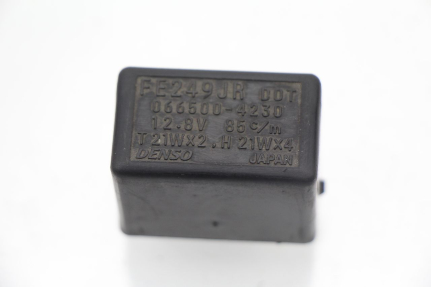 photo de Centralina lampeggiante SUZUKI GSF N BANDIT 600 (2000 - 2004) - Dettaglio del componente